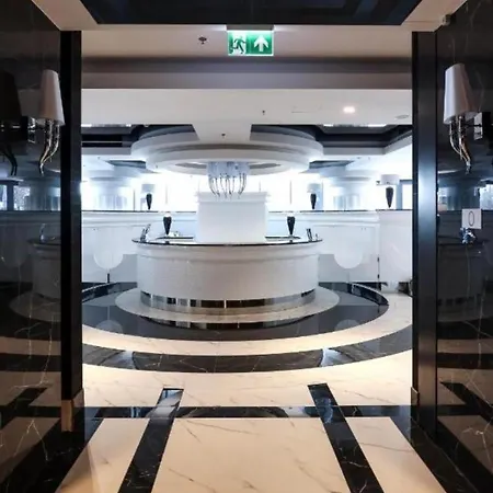 Hanza Tower 23 Pool & Jacussi Appartamento